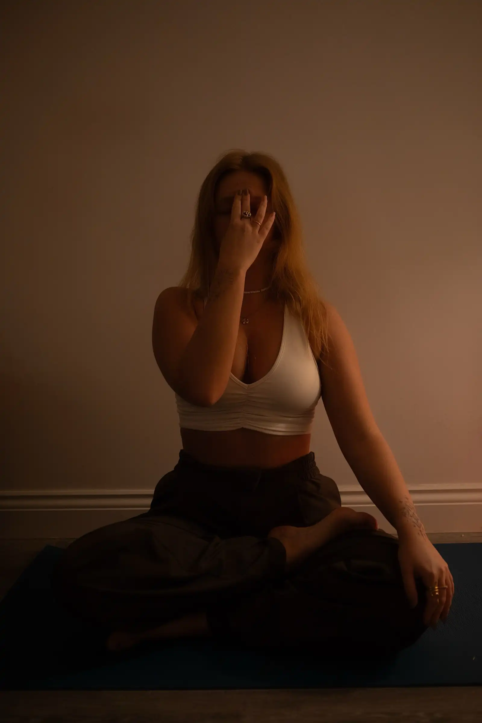 Portrait of Rosie Parton, yoga teacher and retreat facilitator